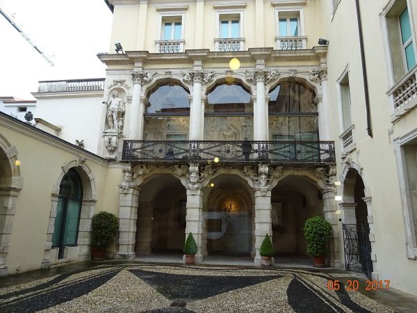 *821 - Visita a VICENZA. - immagine 2