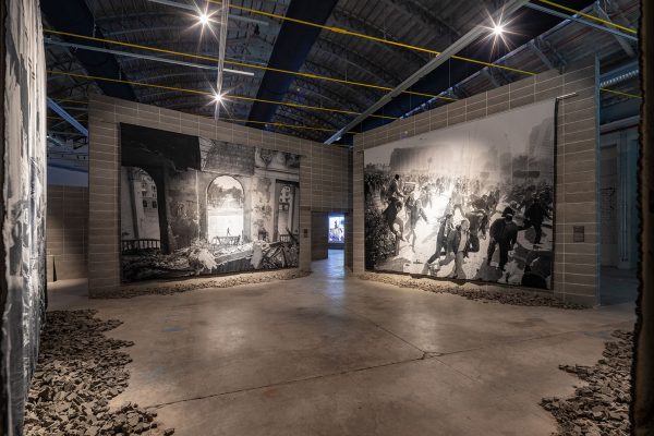 * 802 -  BERGAMO Gres Art 671 mostra DE BELLO