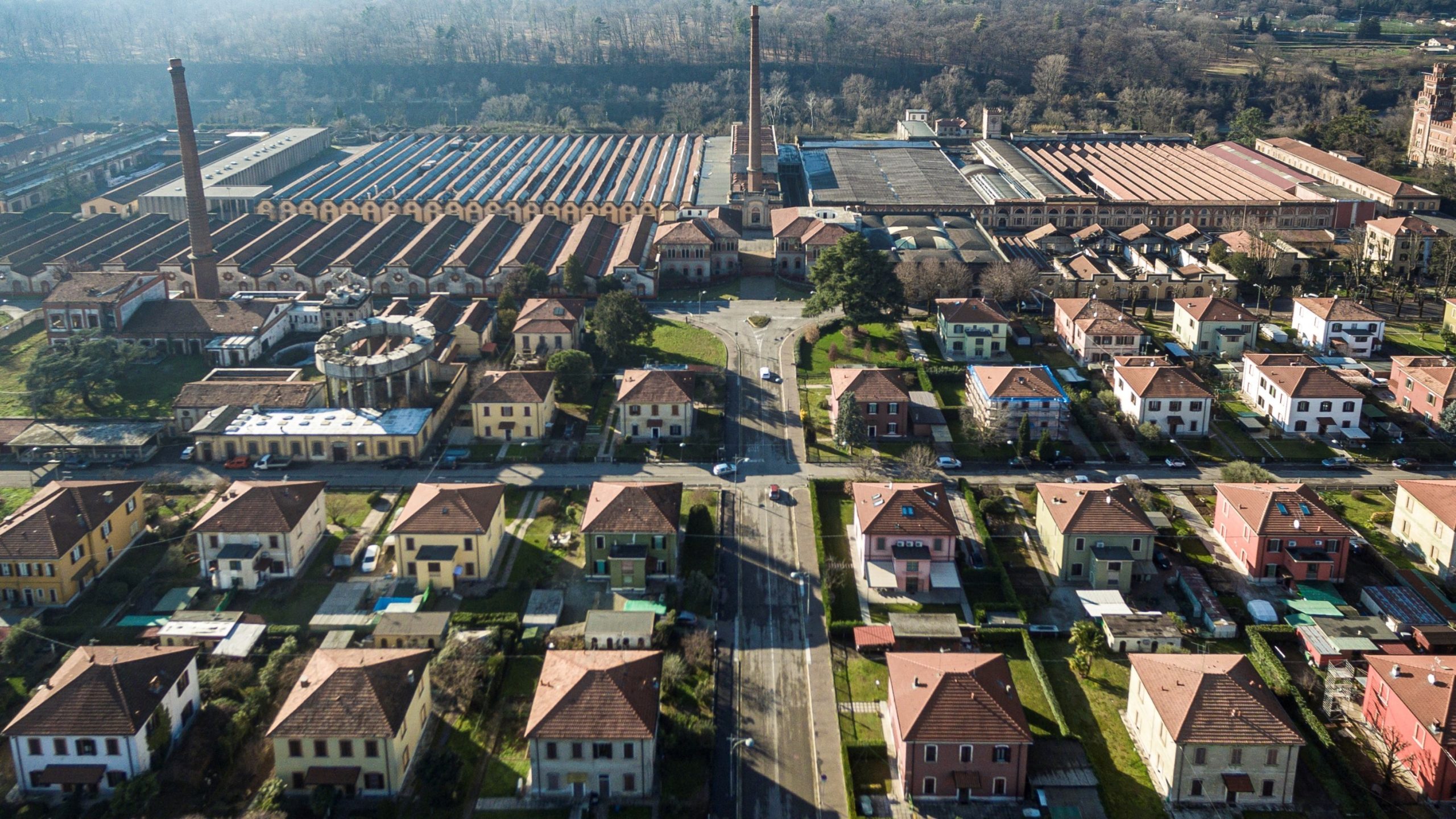 * 832 - CRESPI D’ADDA - Il villaggio operaio