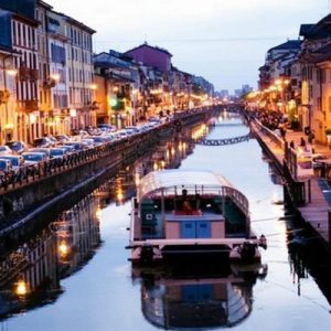 * 836 - Tour in battello dei Navigli (Darsena e Navigli milanesi).